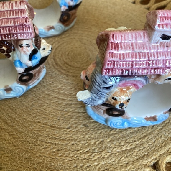 Whimsical Set of 4 Noah’s Ark Ceramic Napkin Ring Holders - Picture 4 of 9